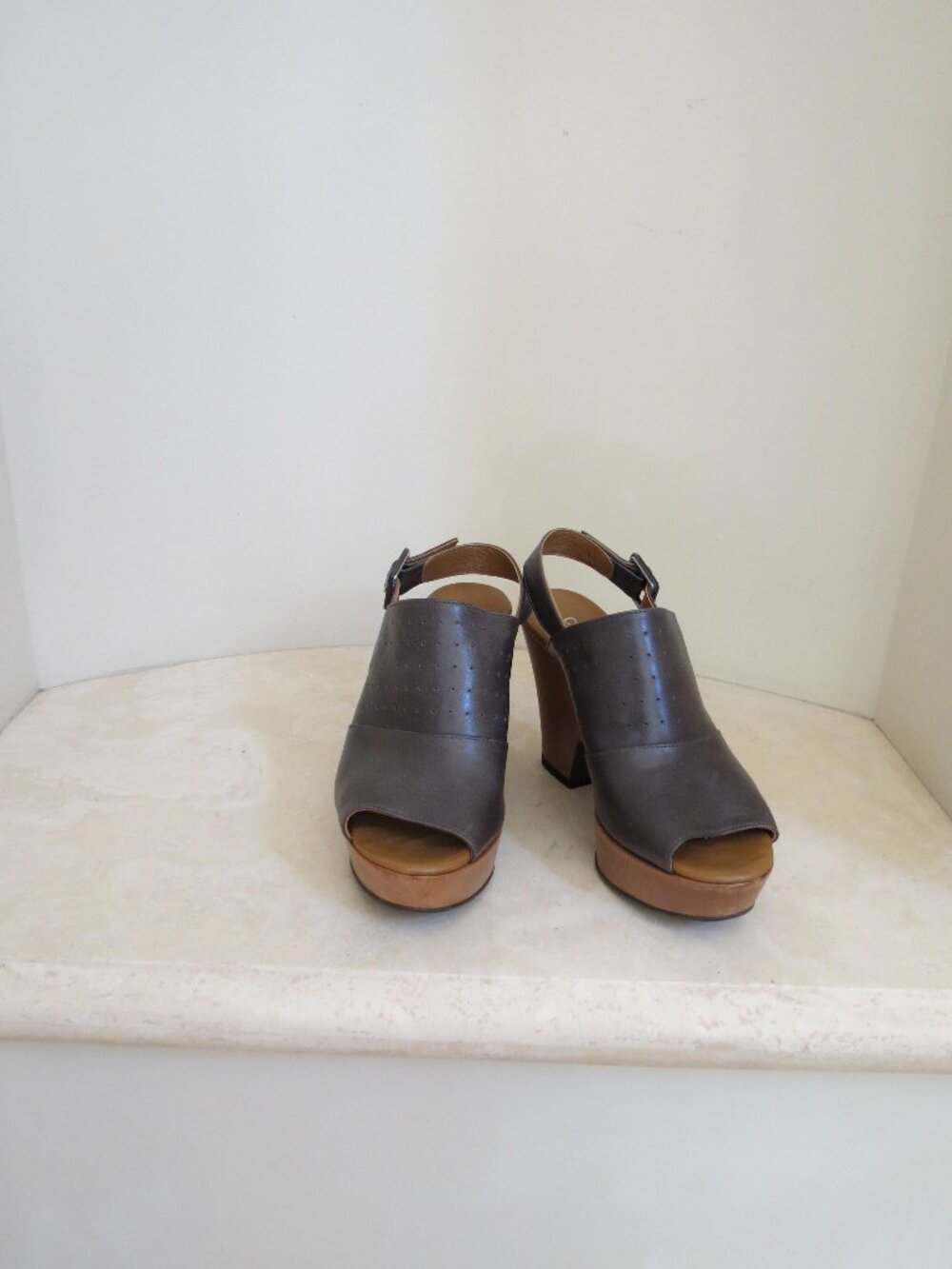Cordani, Made in Italy, charcoal grey sandals, size 37